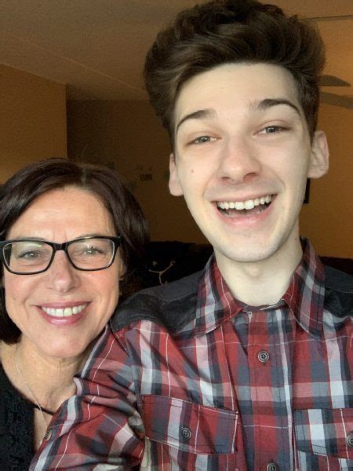 Who is Pokediger1 Dating Now