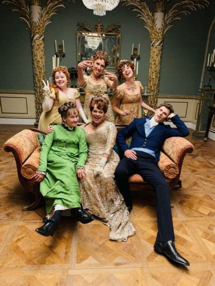 Who is Polly Walker Dating Now?