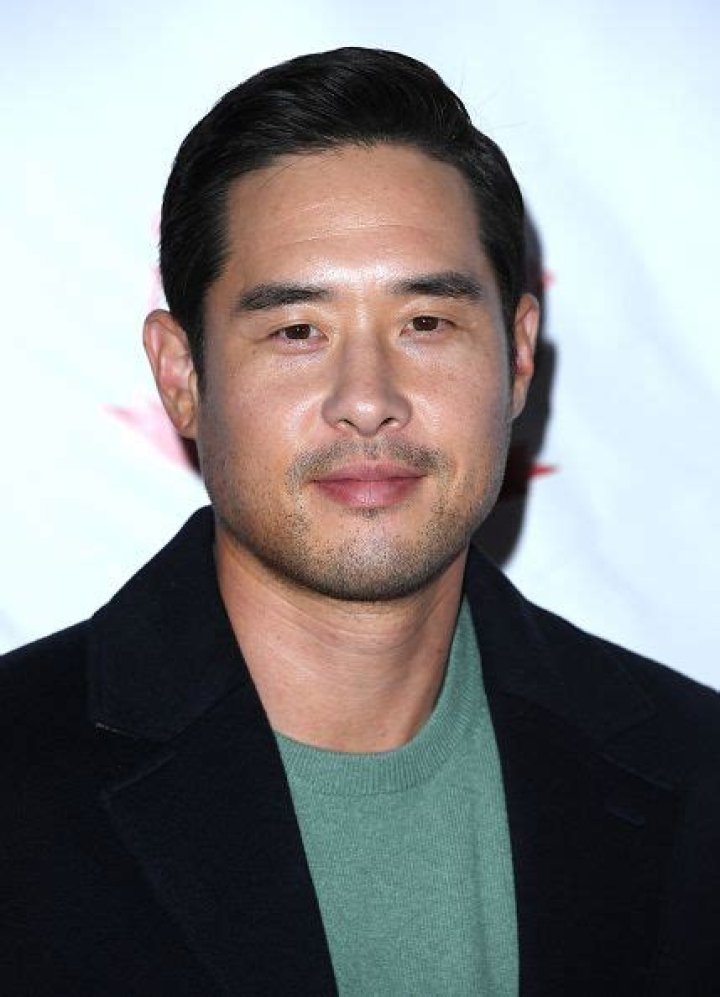 Who is Raymond Lee Dating Now