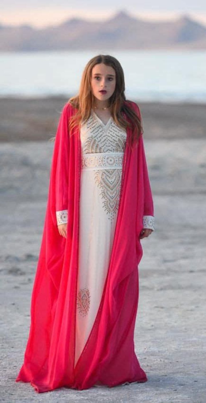 Who is Reese Oliveira Dating Now