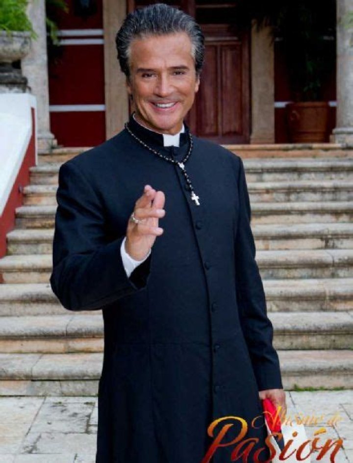 Who is Rene Casados Dating Now