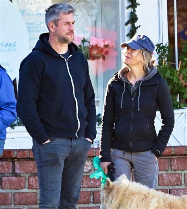 Who is René Grincourt Dating Now