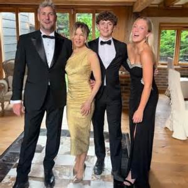 Who is Renee Sieff Dating Now?