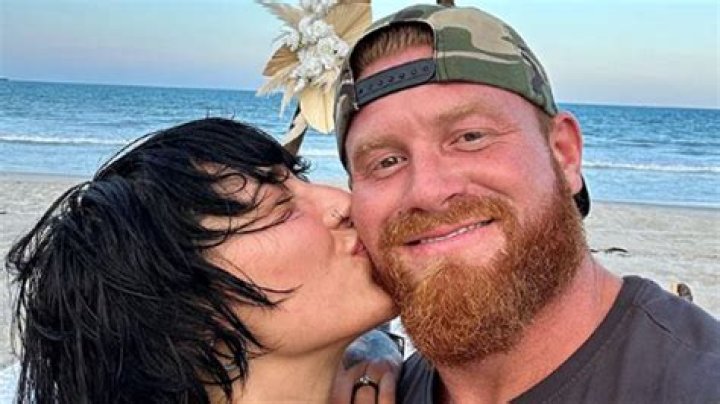 Who is Rhea Walls Dating Now