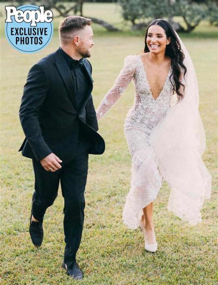 Who is Ricky Montaner Dating Now?