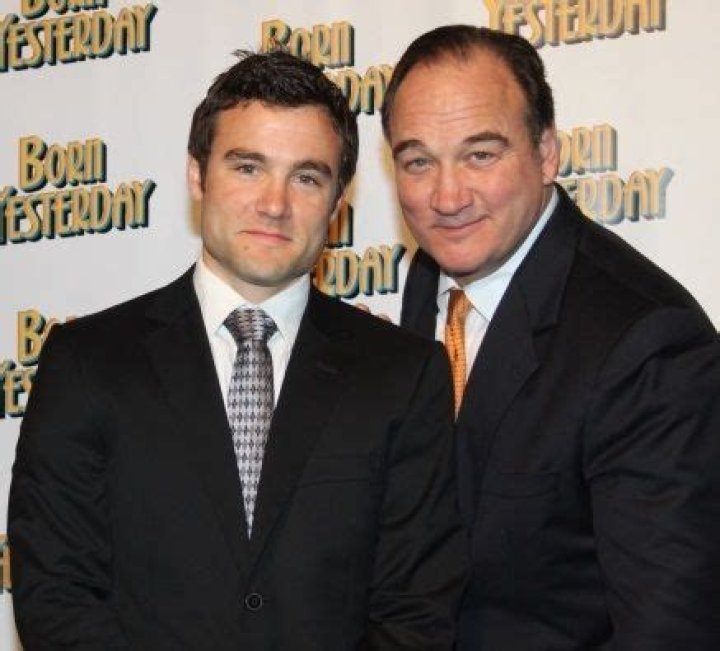 Who is Robert Belushi Dating Now