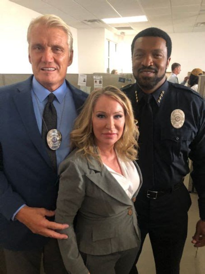 Who is Roger Cross Dating Now?