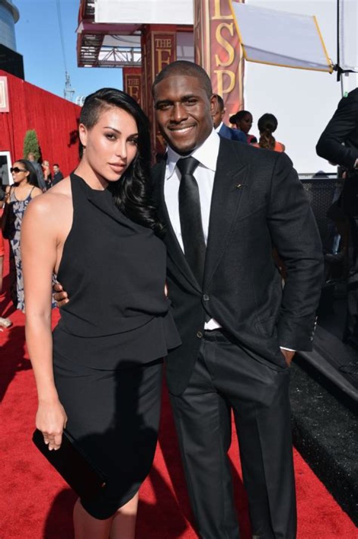 Who is Rory Bushfield Dating Now?