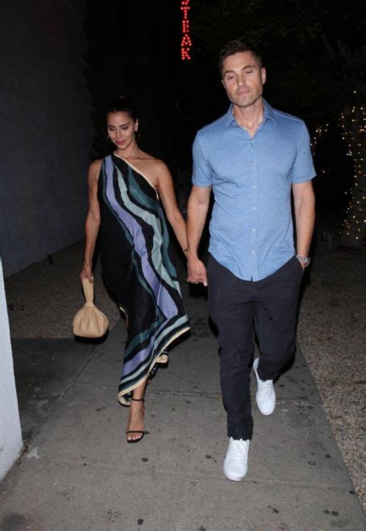 Who is Roselyn Sanchez Dating Now?