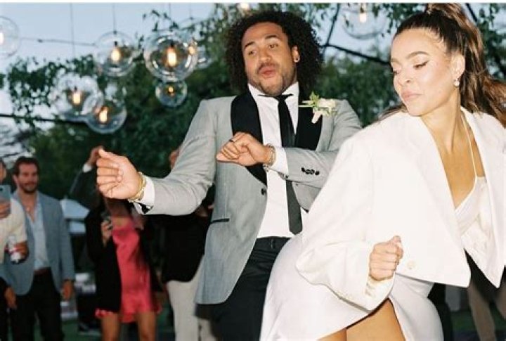 Who is Russ Courtnall Dating Now