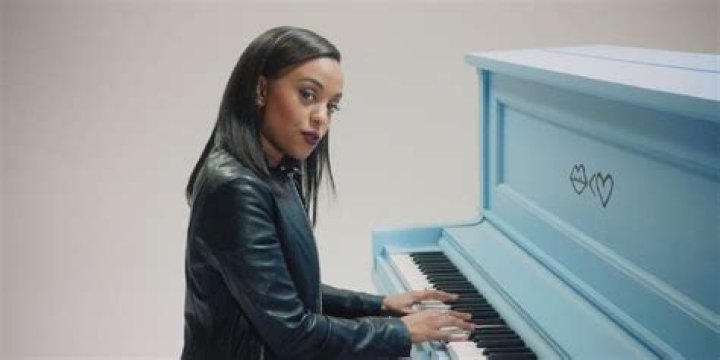 Who is Ruth B Dating Now