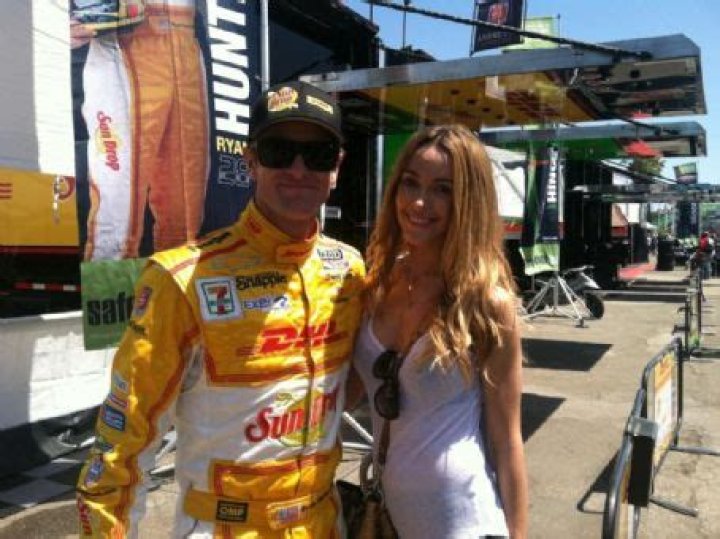 Who is Ryan Hunter-Reay Dating Now