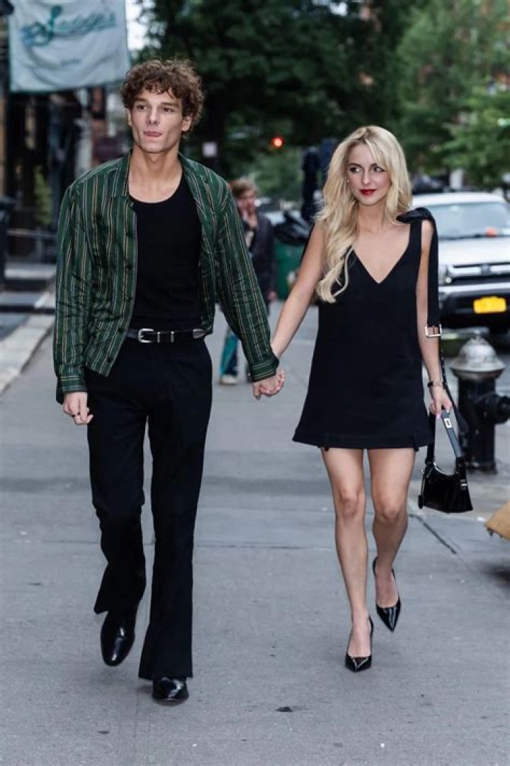 Who is Sandra Panos Dating Now?