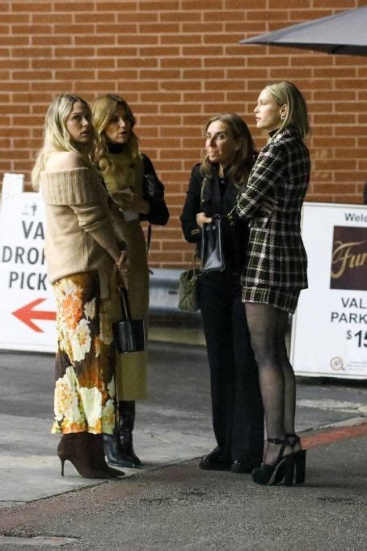 Who is Sara Foster Dating Now