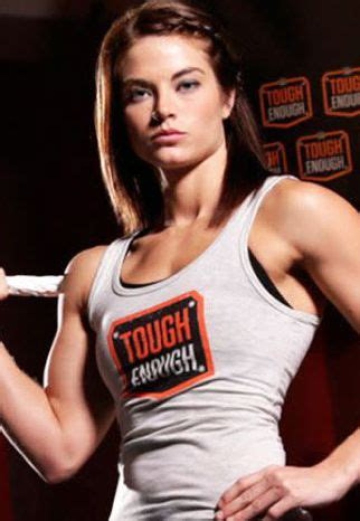 Who is Sara Lee Dating Now?