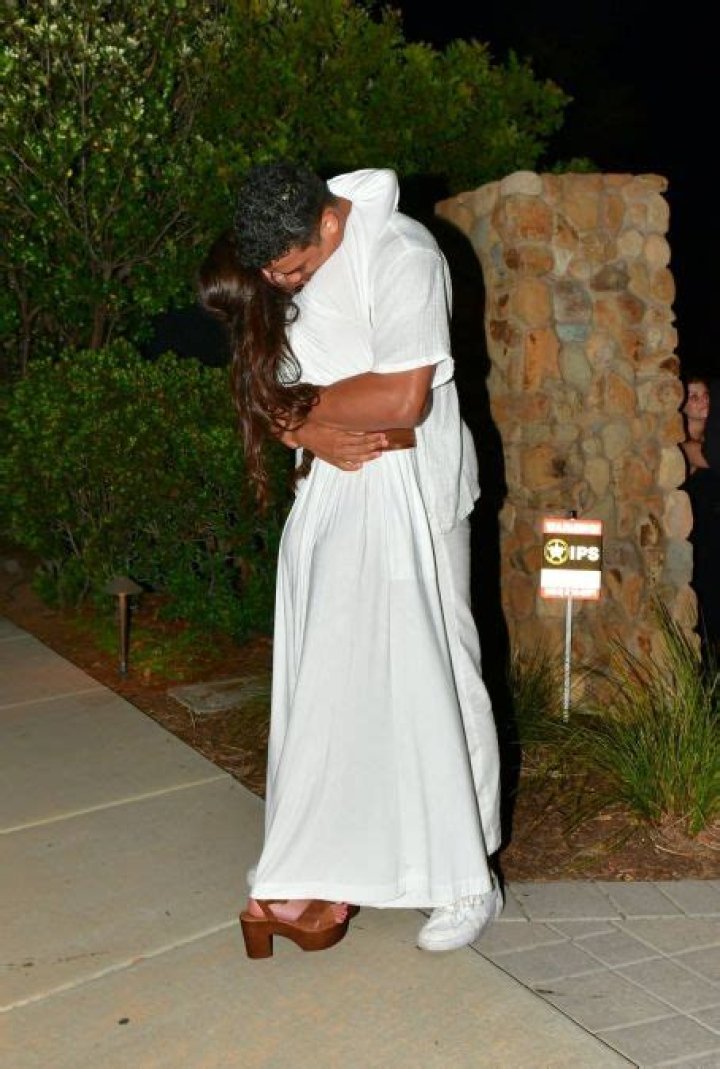 Who is Sara Waisglass Dating Now