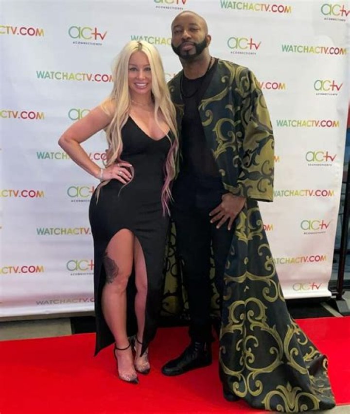 Who is Sarah Oliver Dating Now