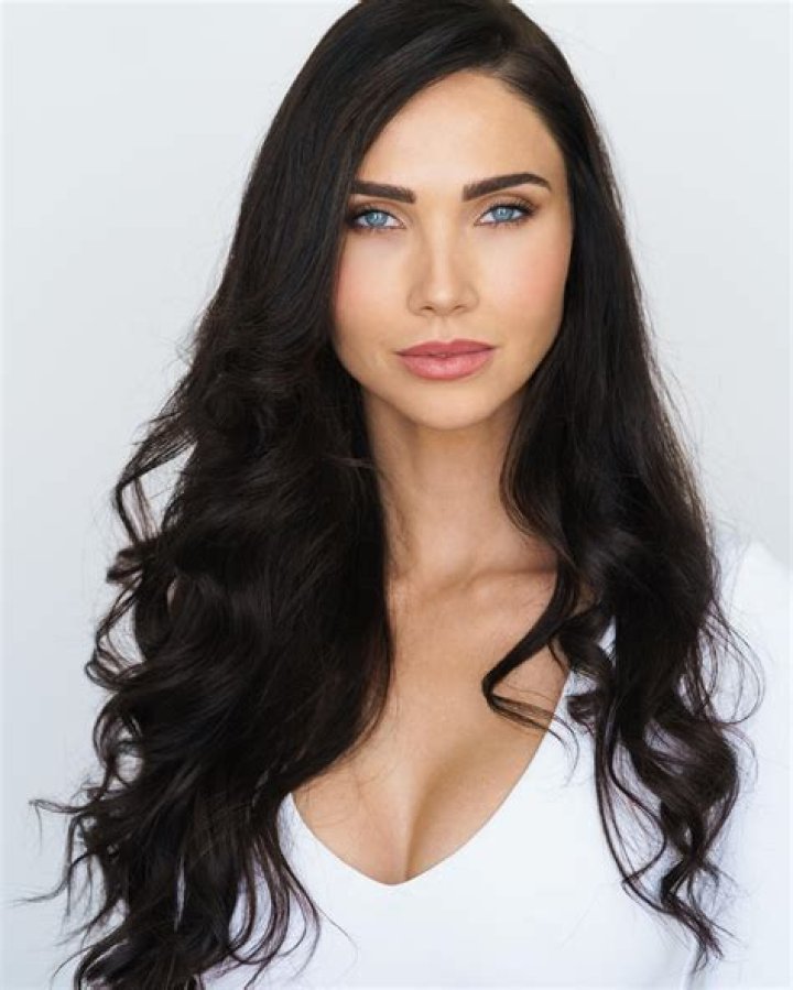 Who is Sarah Schauer Dating Now