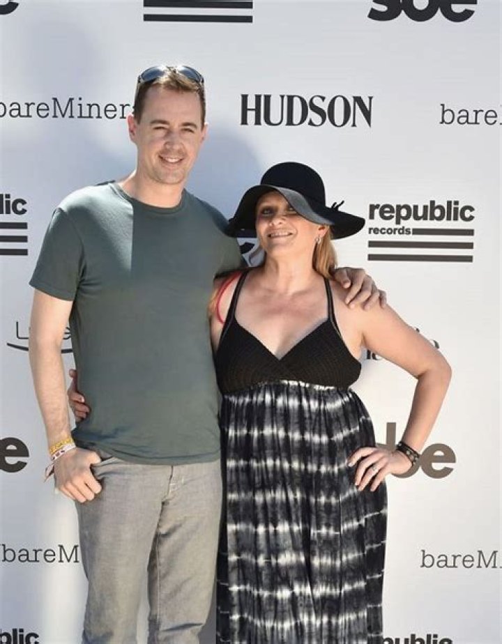 Who is Sean Murray Dating Now?