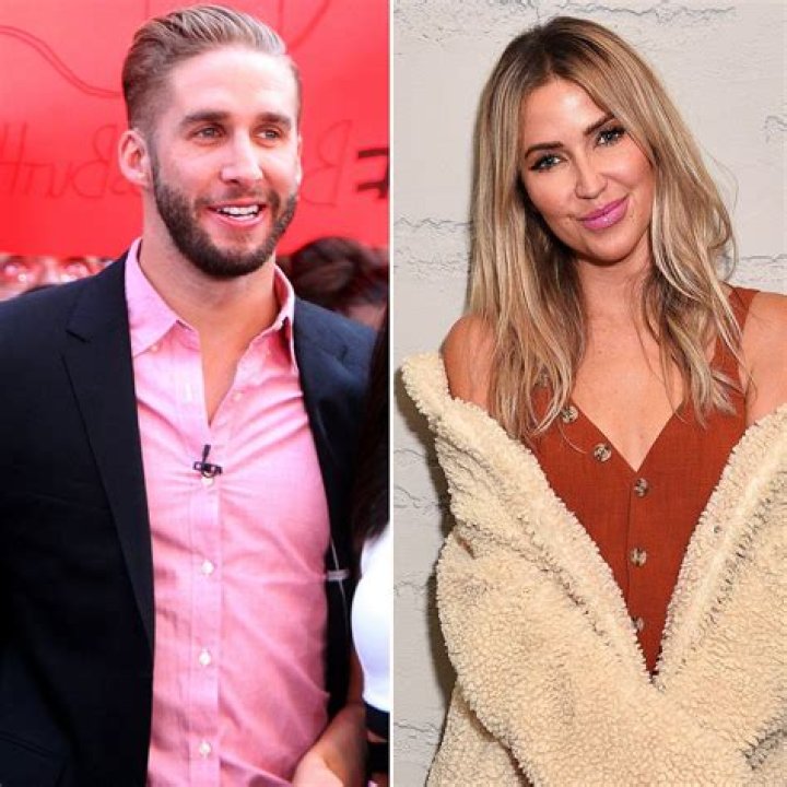 Who is Shawn Booth Dating Now