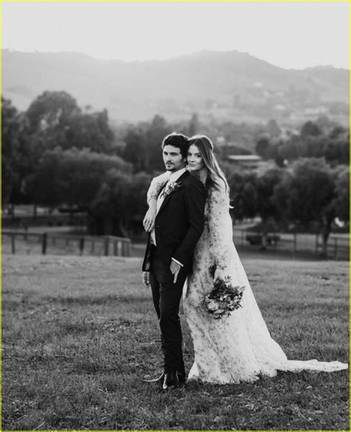 Who is Shiloh Fernandez Dating Now?