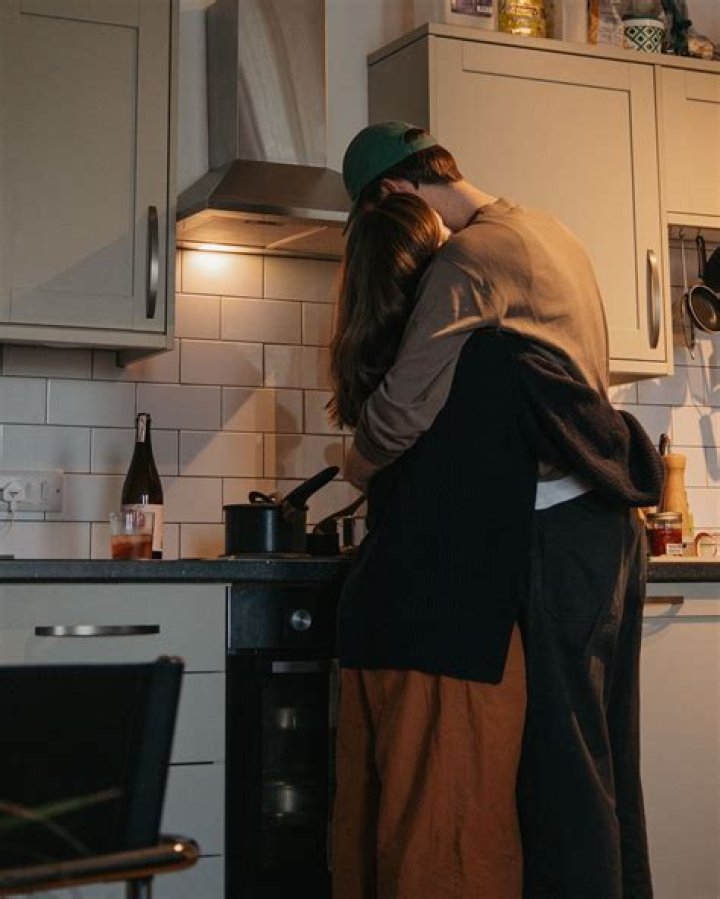 Who is Shine with Plants Dating Now?