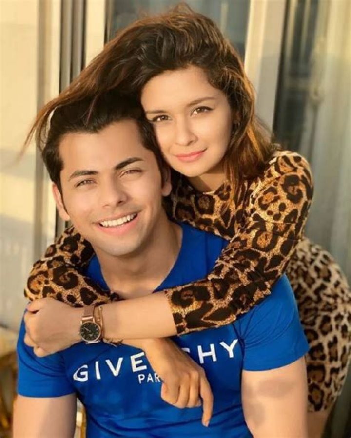 Who is Siddharth Gupta Dating Now?