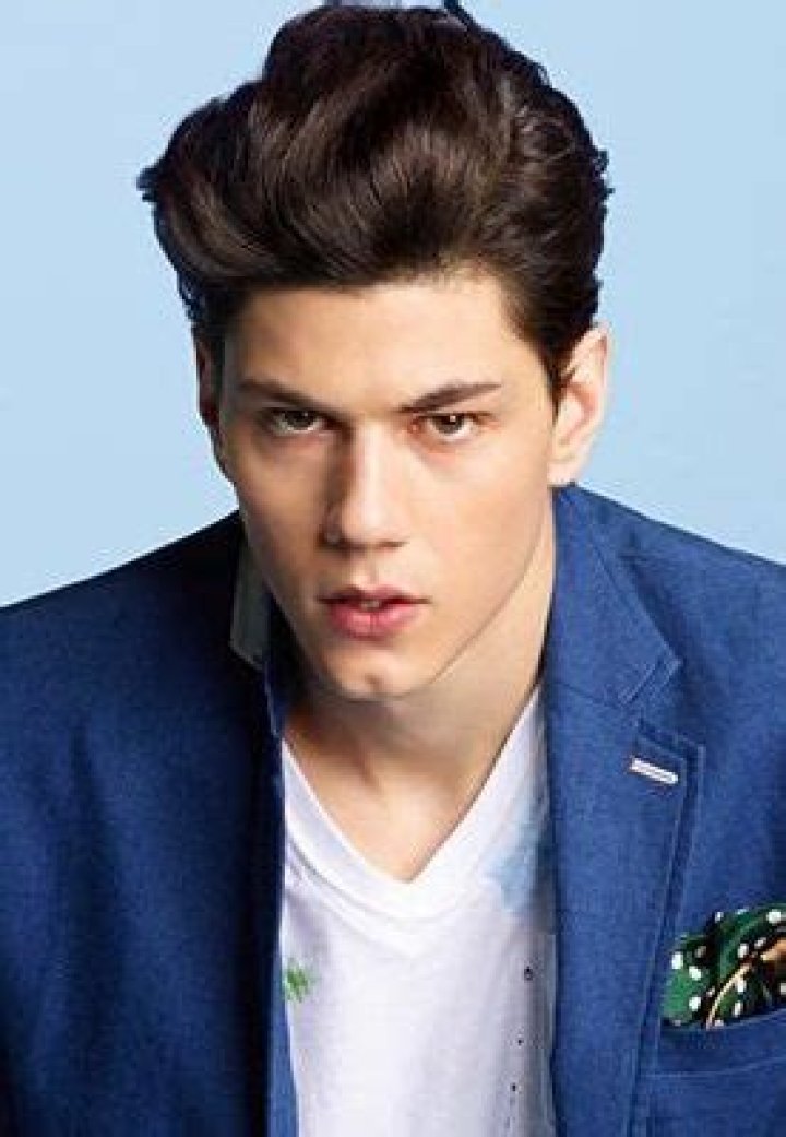 Who is Simone Nobili Dating Now?