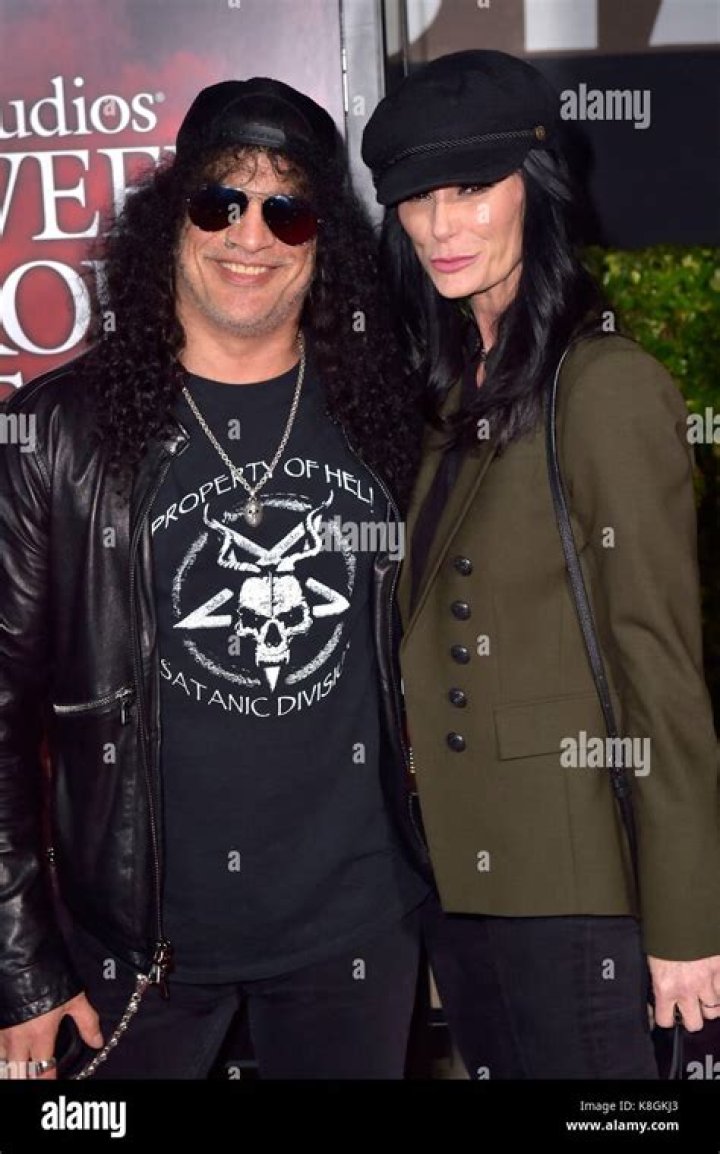 Who is Slash Dating Now