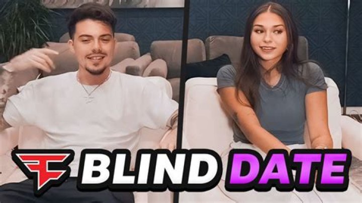 Who is Sophie Julia Dating Now