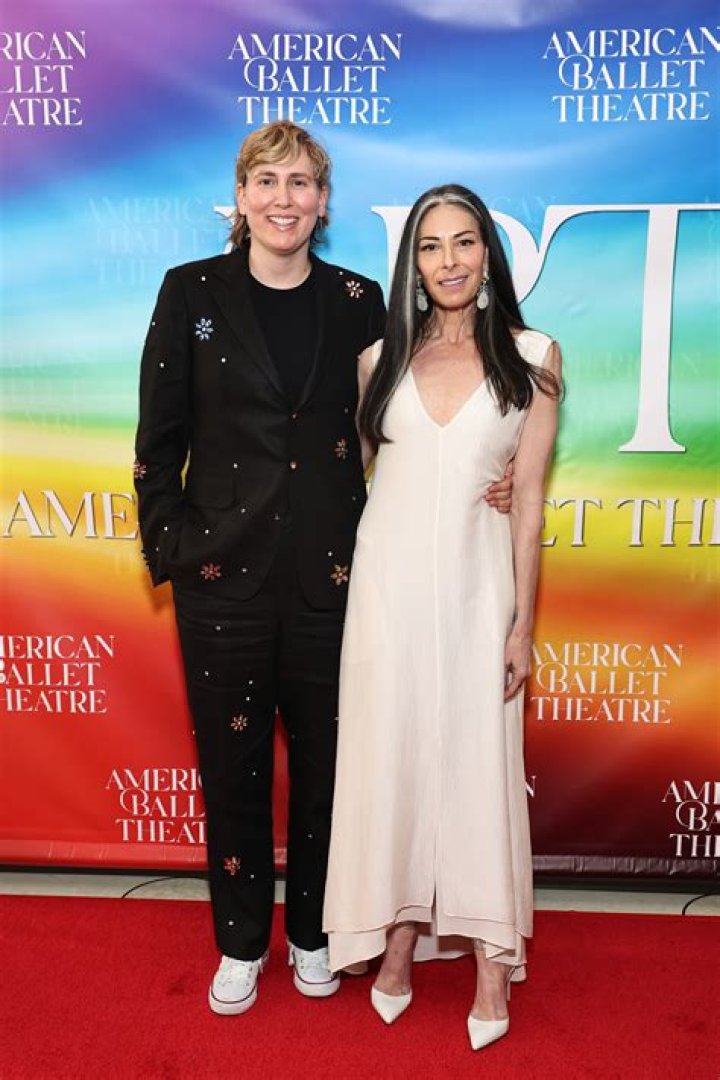 Who is Stacey Bradshaw Dating Now?