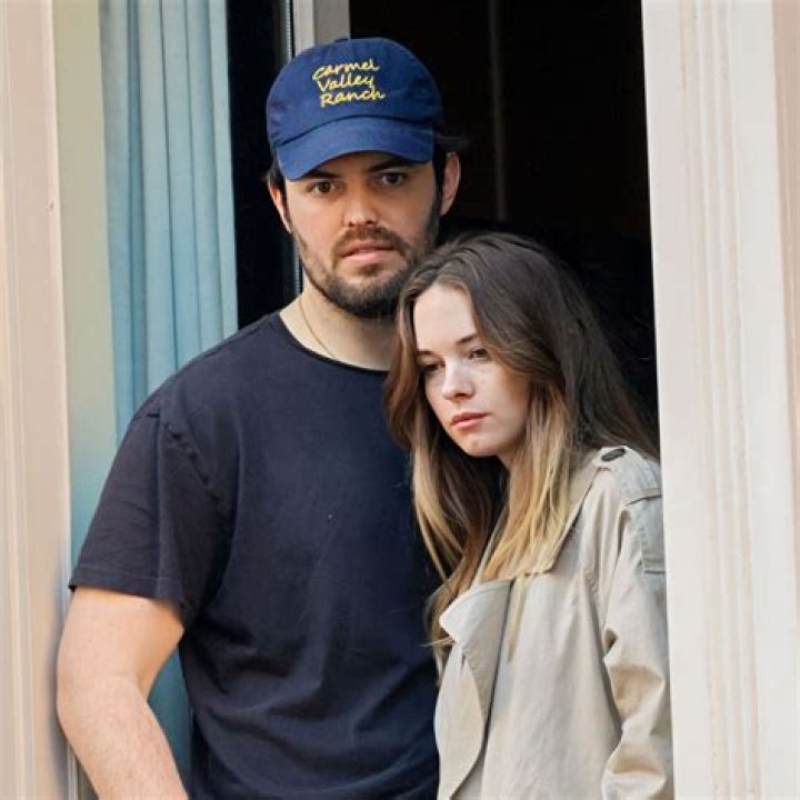 Who is Stella Chuu Dating Now