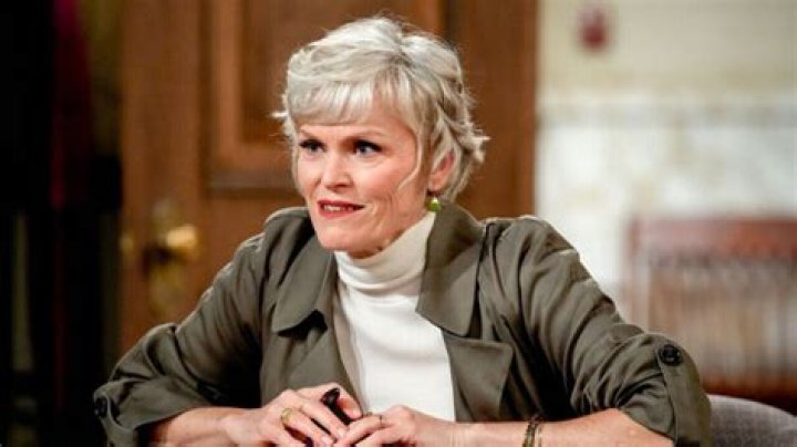 Who is Stephnie Weir Dating Now