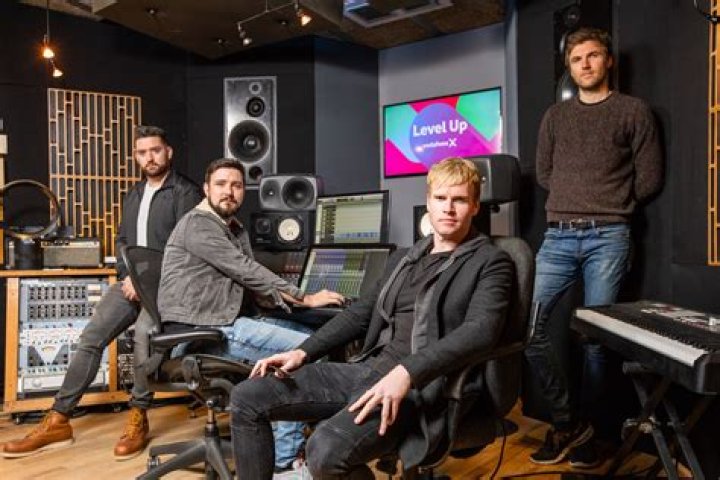 Who is Steve Garrigan Dating Now?