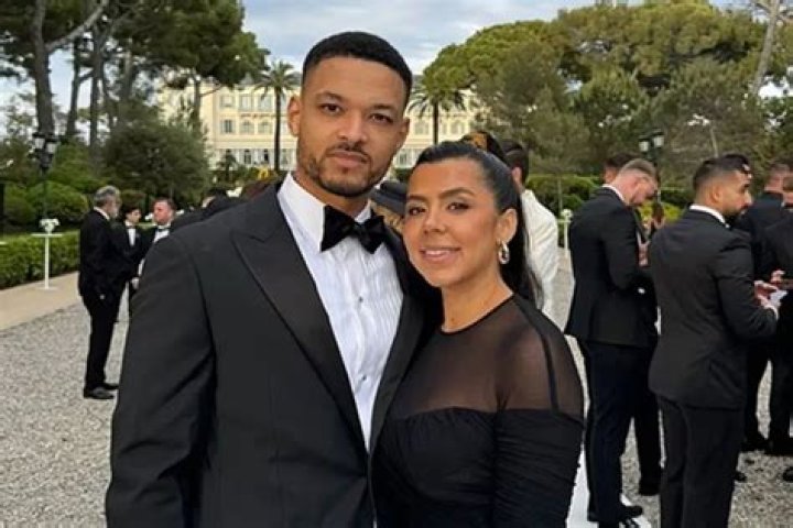 Who is Steven Pasquale Dating Now?