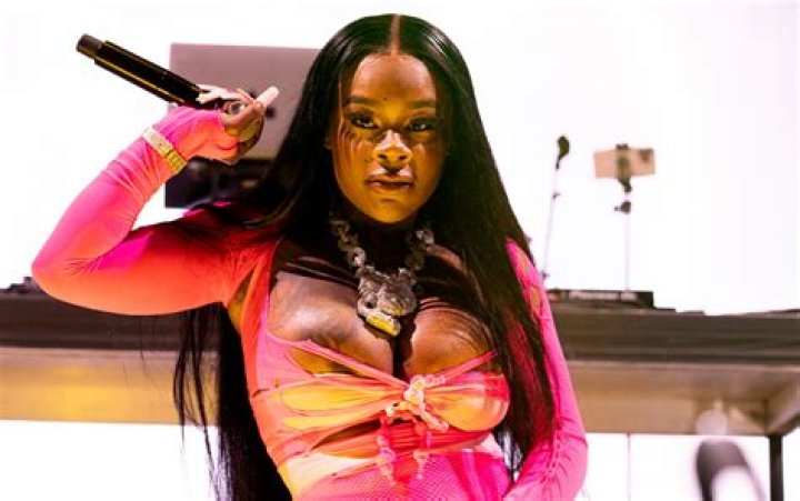 Who is Sukihana Dating Now