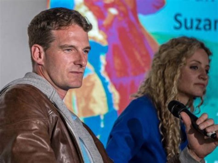 Who is Suzannah Lipscomb Dating Now?