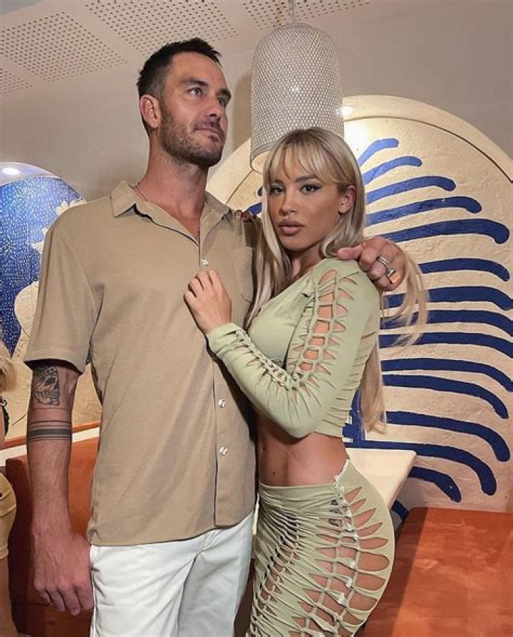 Who is Tammy Hembrow Dating Now