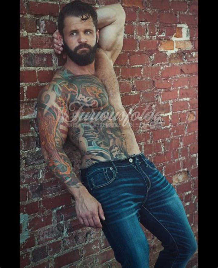 Who is Tank Joey Dating Now?