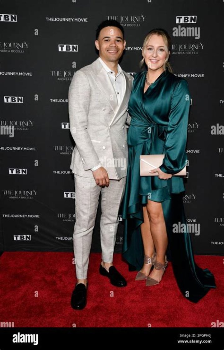 Who is Tauren Poole Dating Now?