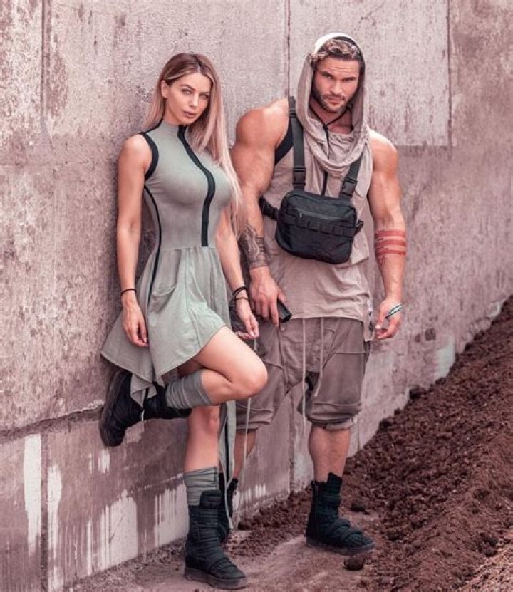 Who is Tavi Castro Dating Now?