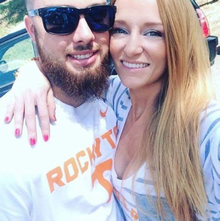 Who is Taylor McKinney Dating Now?