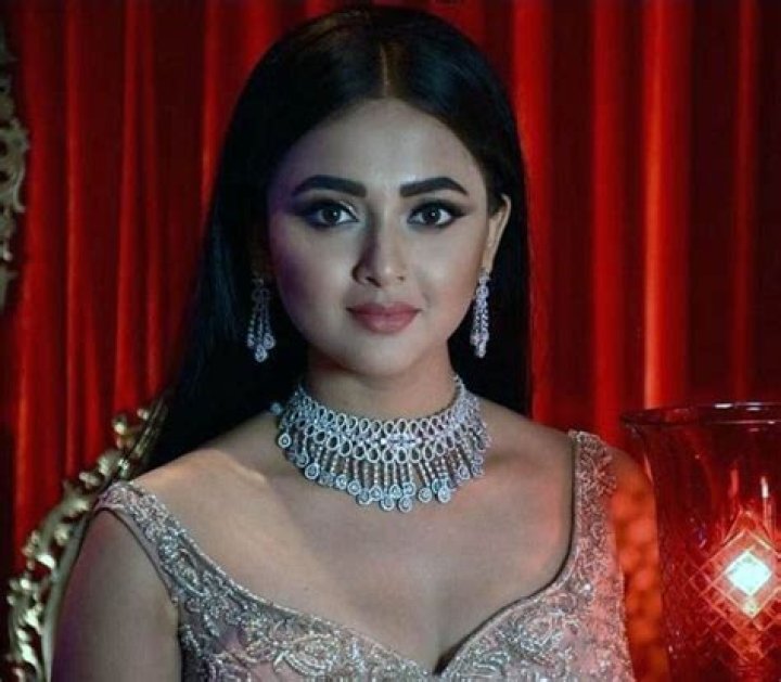 Who is Tejaswi Prakash Wayangankar Dating Now?