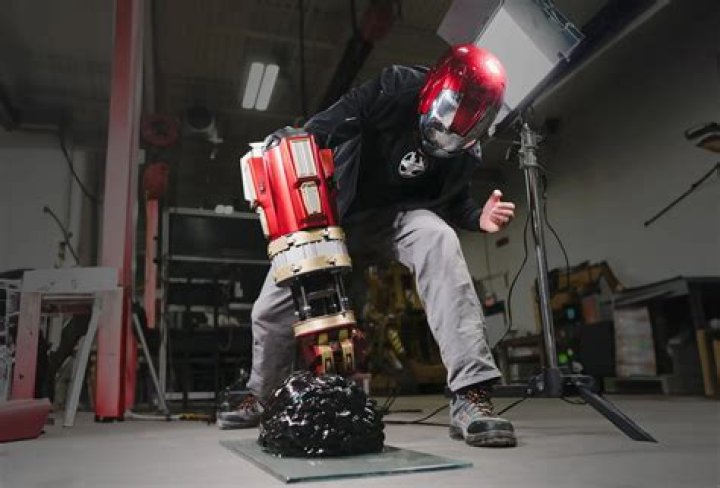 Who is The Hacksmith Dating Now