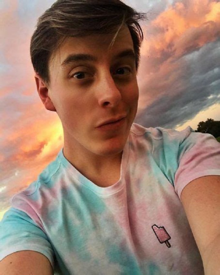 Who is Thomas Sanders Dating Now