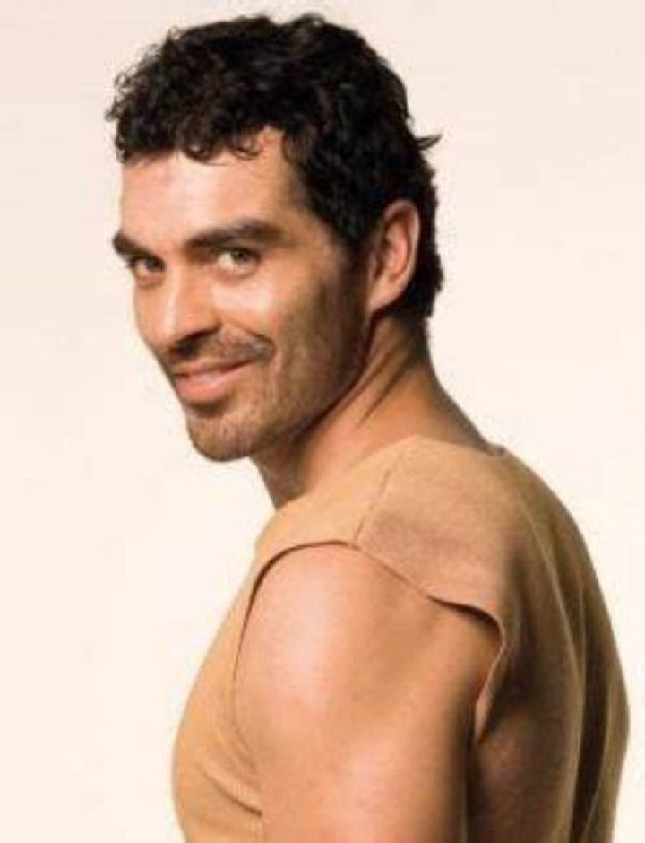 Who is Tiberio Cruz Dating Now?