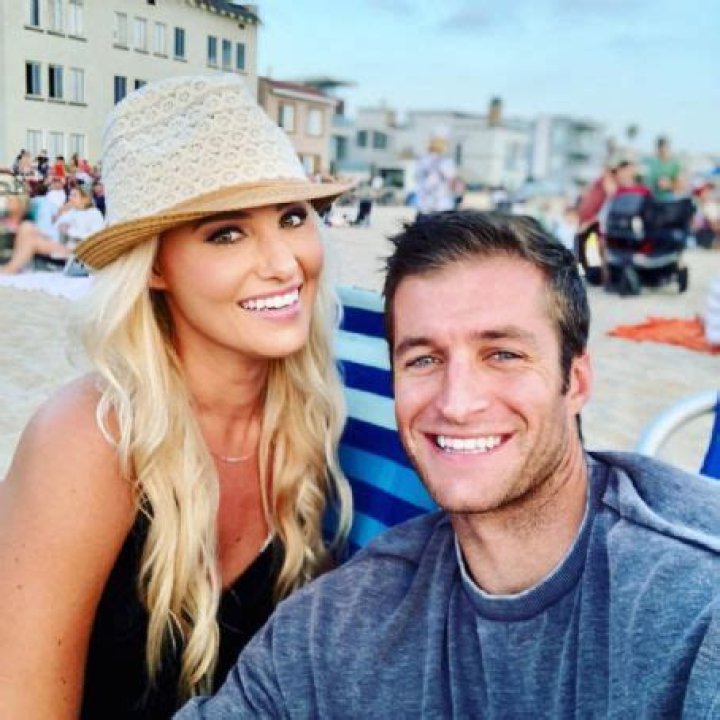 Who is Tomi Lahren Dating Now?