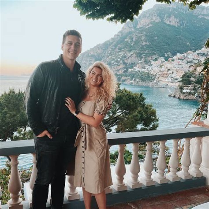 Who is Tori Kelly Dating Now?