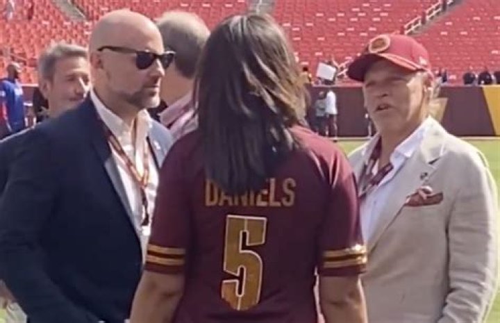 Who is Troy Daniels Dating Now