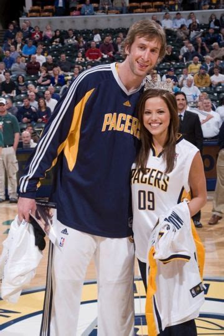 Who is Troy Murphy Dating Now?